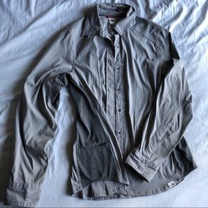 North Face Hiking Sun Shirt size medium EUC
